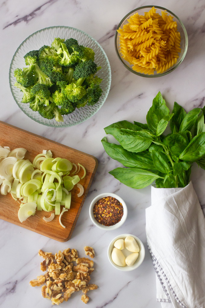 Broccoli, Leek and Walnuts Pasta