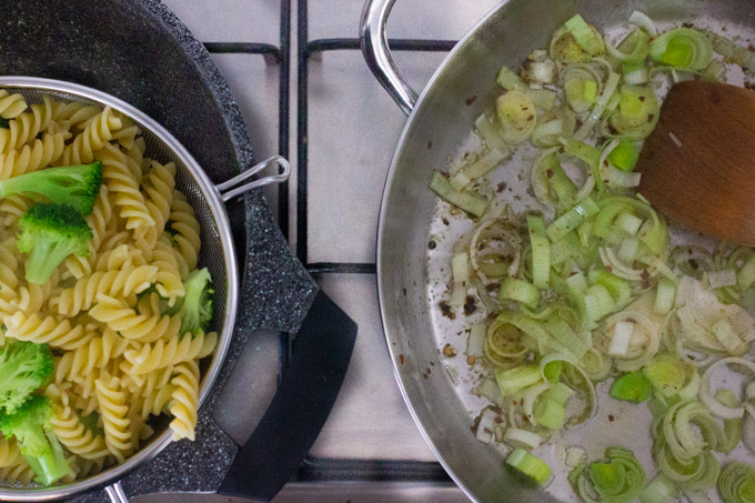 Broccoli, Leek and Walnuts Pasta