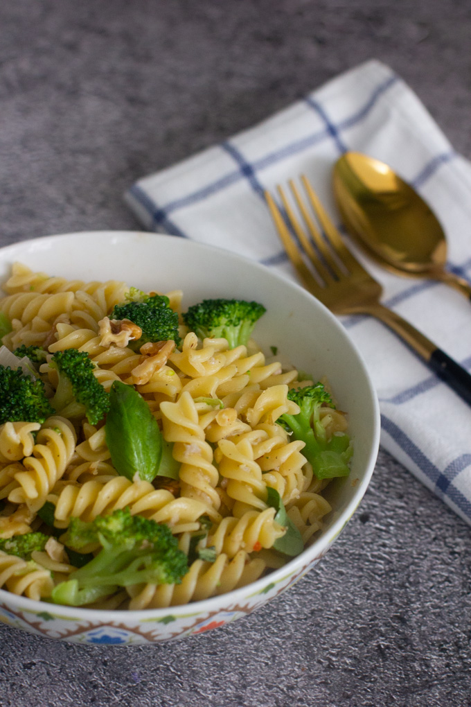 Broccoli, Leek and Walnuts Pasta