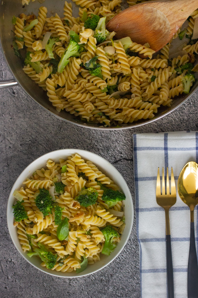 Broccoli, Leek and Walnuts Pasta