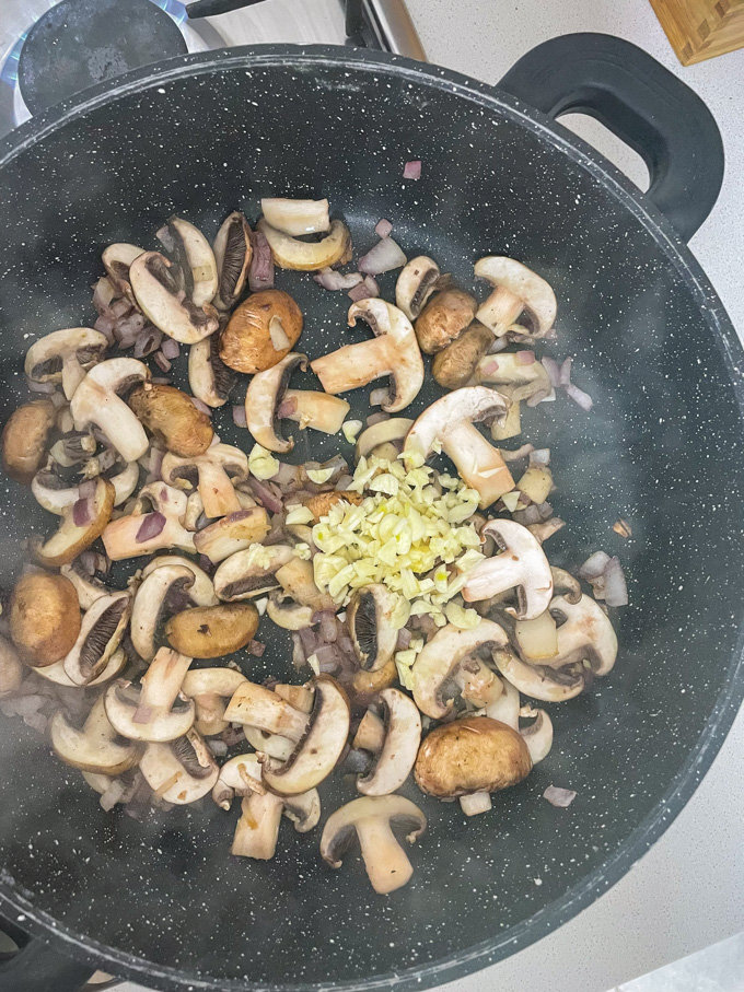 sautéed green beans with mushrooms