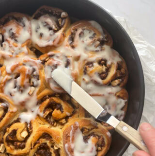 סינבון תפוחים ותמרים